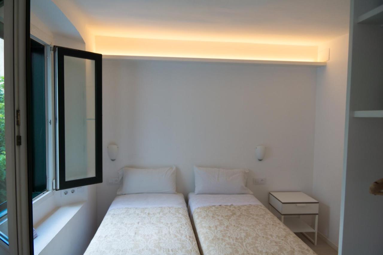 Hostal Marina Cadaques Exterior photo