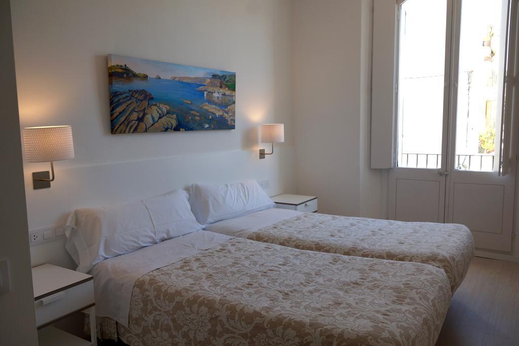 Hostal Marina Cadaques Exterior photo