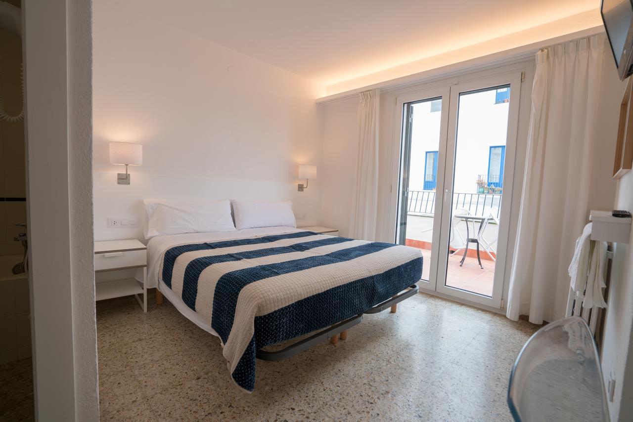 Hostal Marina Cadaques Exterior photo
